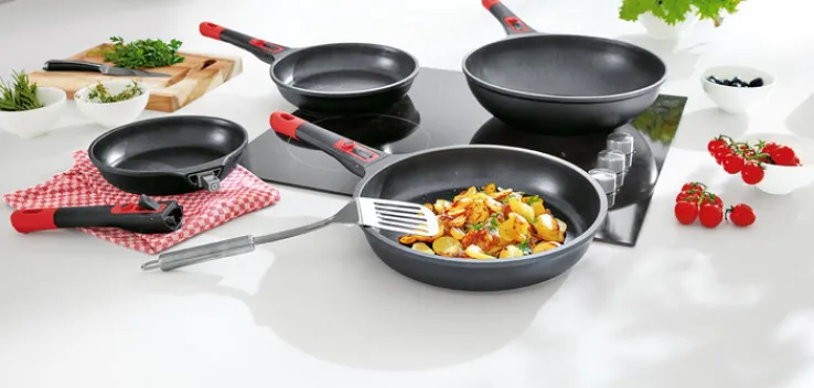 bongusto Bratpfanne mit Abnehmbarem Griff 20 cm schwarz/ rot