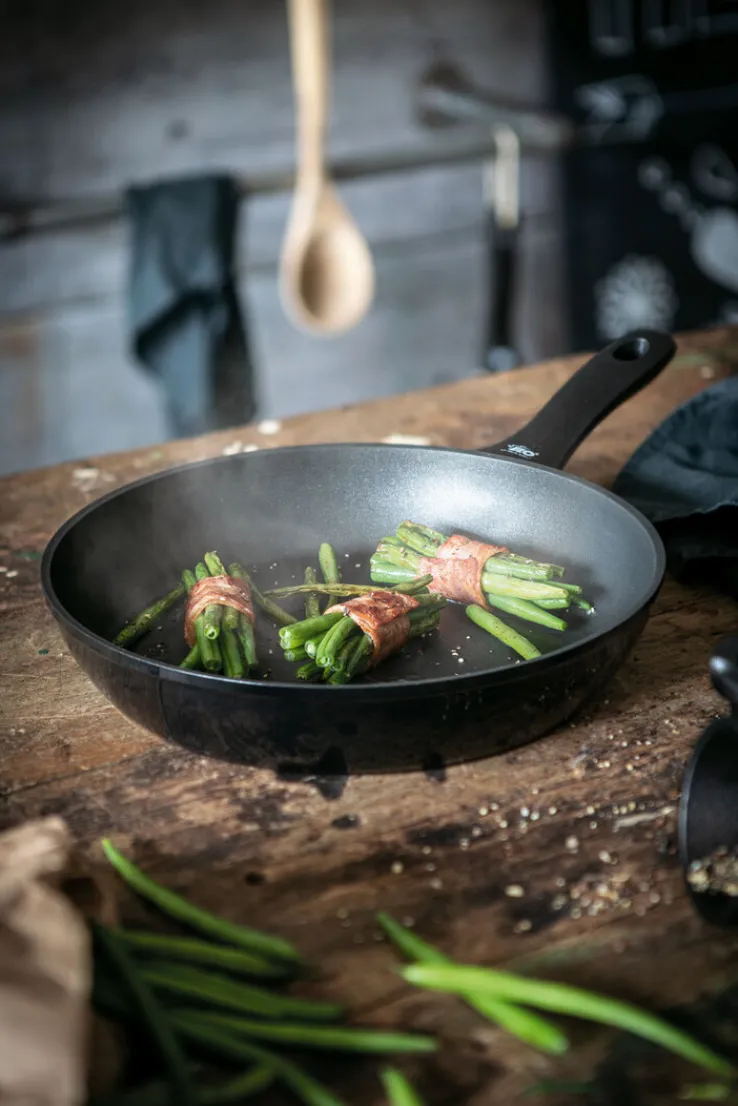 ELO mit Freude kochen! ELO Bratpfanne /Stielpfanne Ø 28 SAVE Aluguss inkl. Pfannenschoner