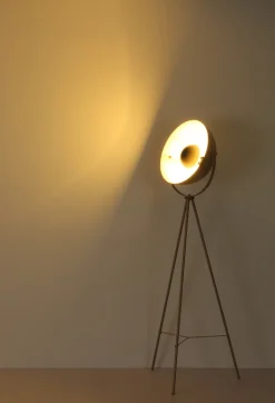 GLOBO Retrofit Tripod Stehlampe TIMO, Metall, Höhe 153,5 cm, E27, Schutzklasse 2, IP20, 40 W, Sandfarbig