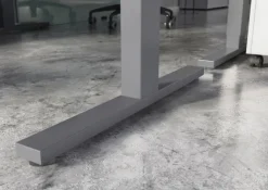 Schreibtisch ISORNO 160 x 80 cm Lichtgrau/ silberfarbig