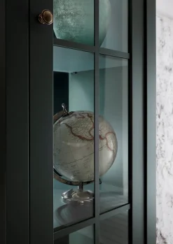 Vitrine ASCOT 50 x 197 cm grün/goldfarbig